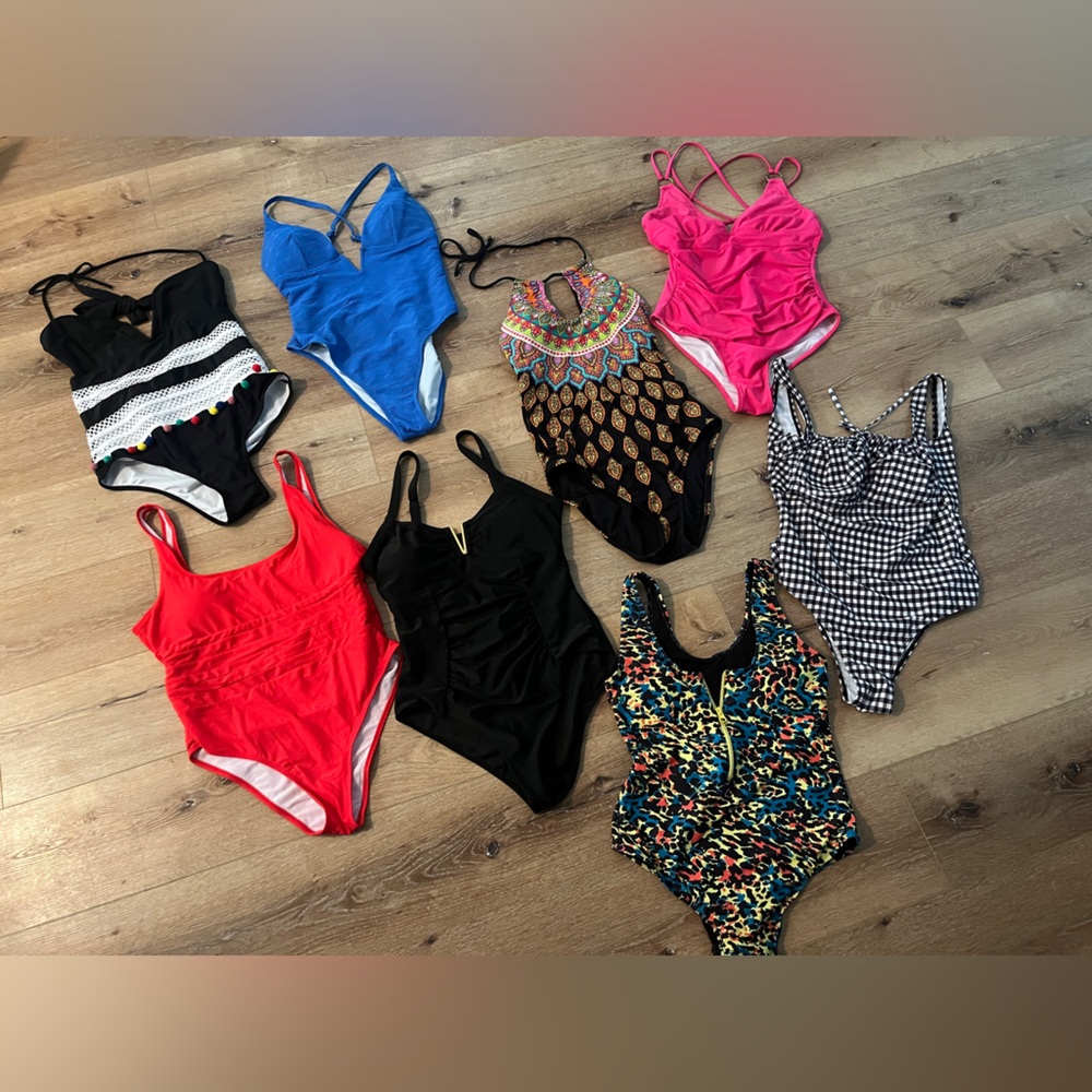 Women’s swimsuit lot! All size medium.